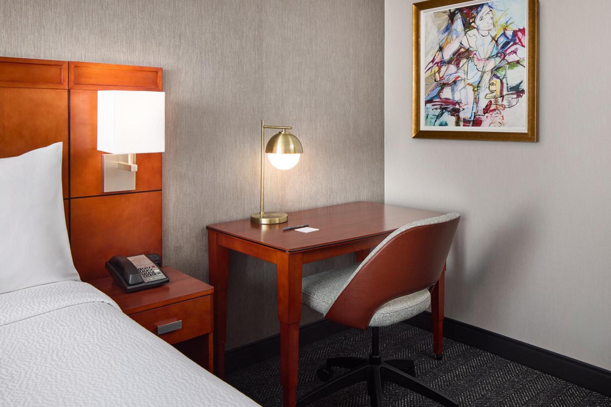 Courtyard By Marriott Fort Collins Eksteriør billede