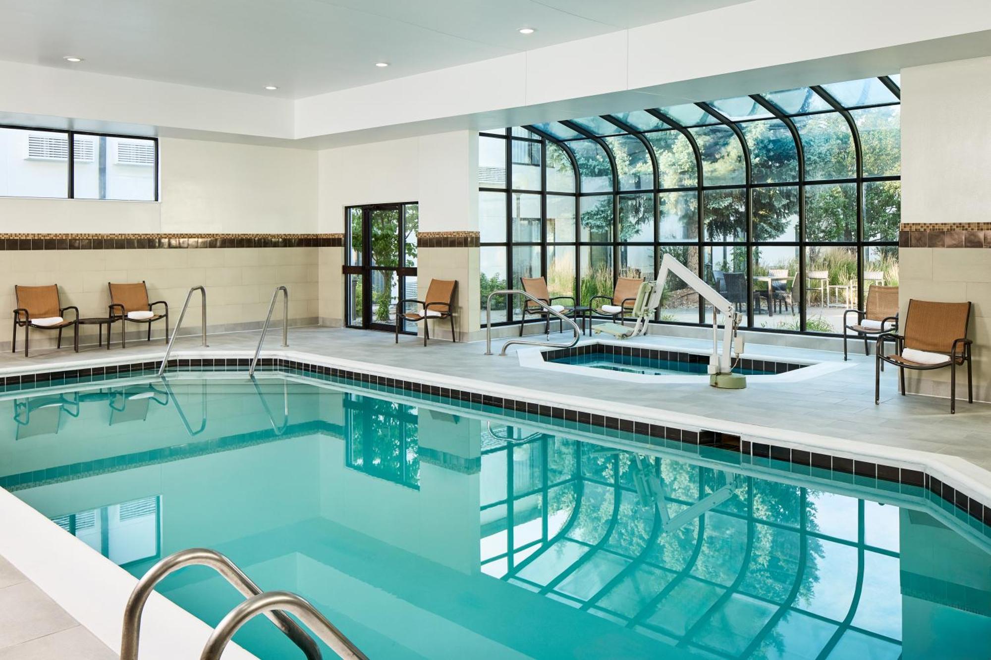 Courtyard By Marriott Fort Collins Eksteriør billede