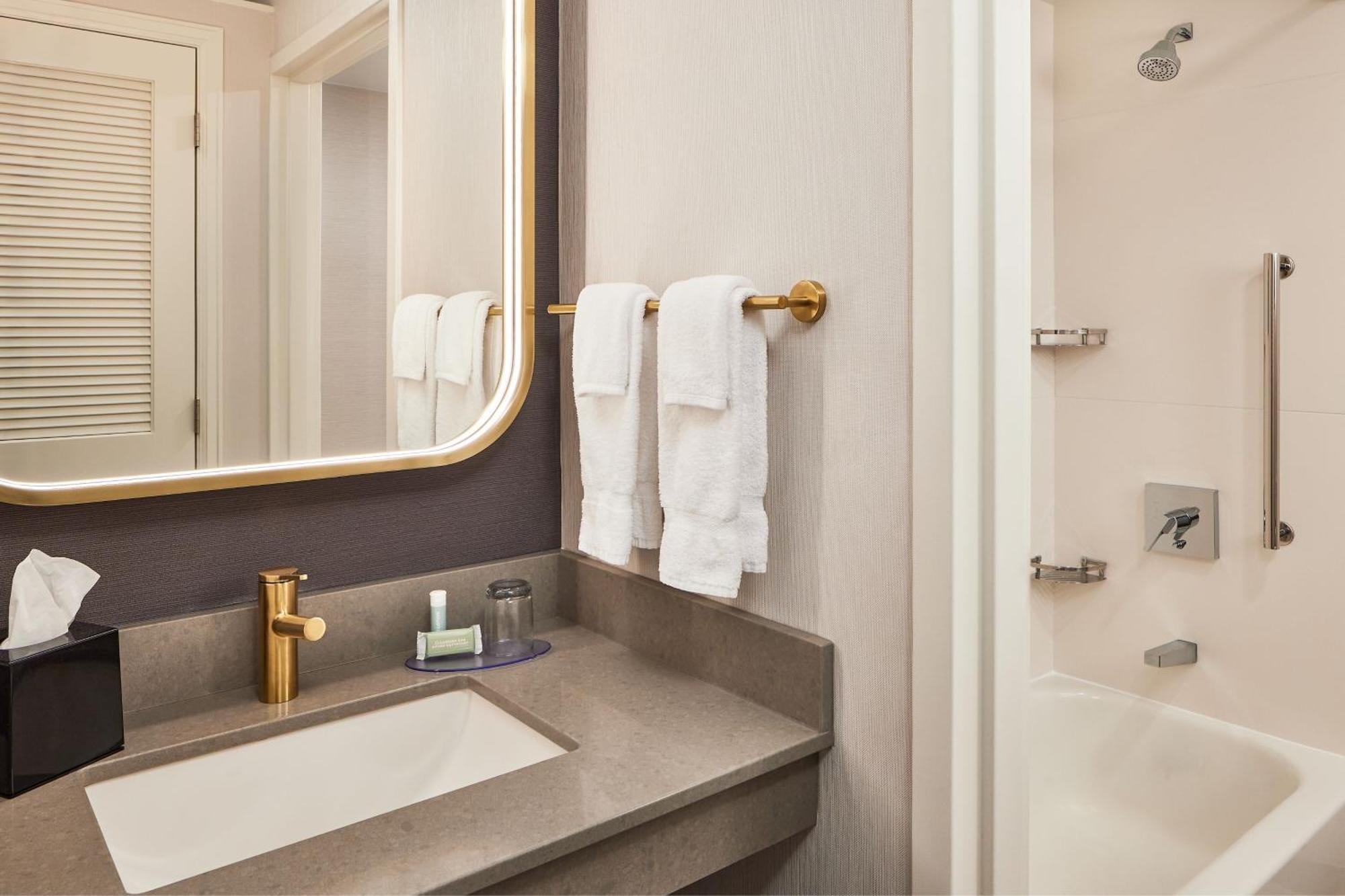 Courtyard By Marriott Fort Collins Eksteriør billede