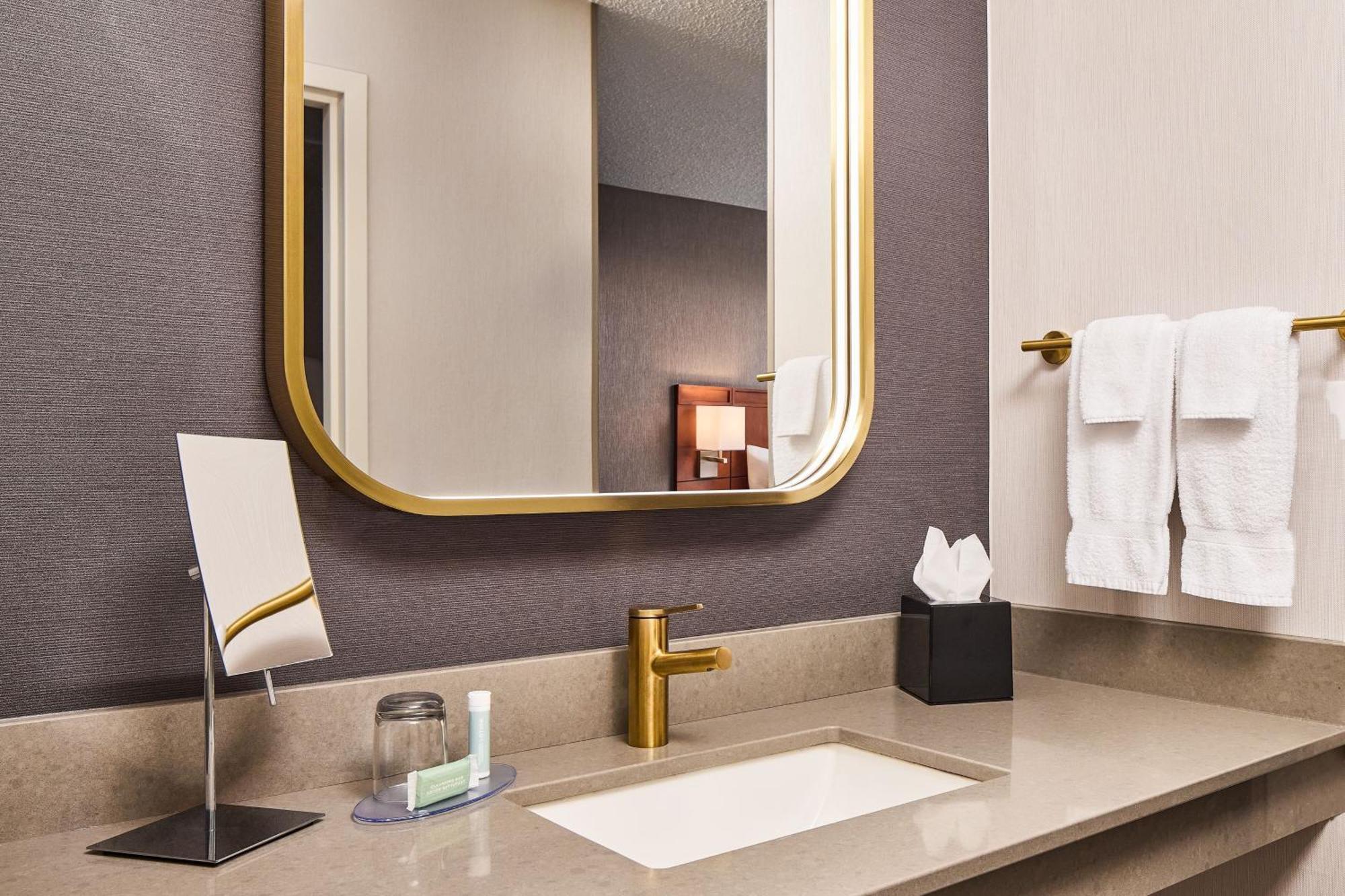 Courtyard By Marriott Fort Collins Eksteriør billede