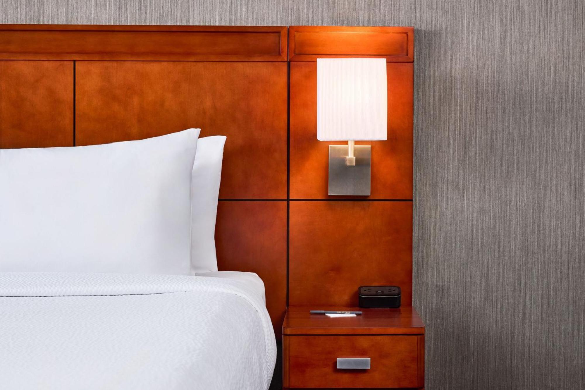 Courtyard By Marriott Fort Collins Eksteriør billede