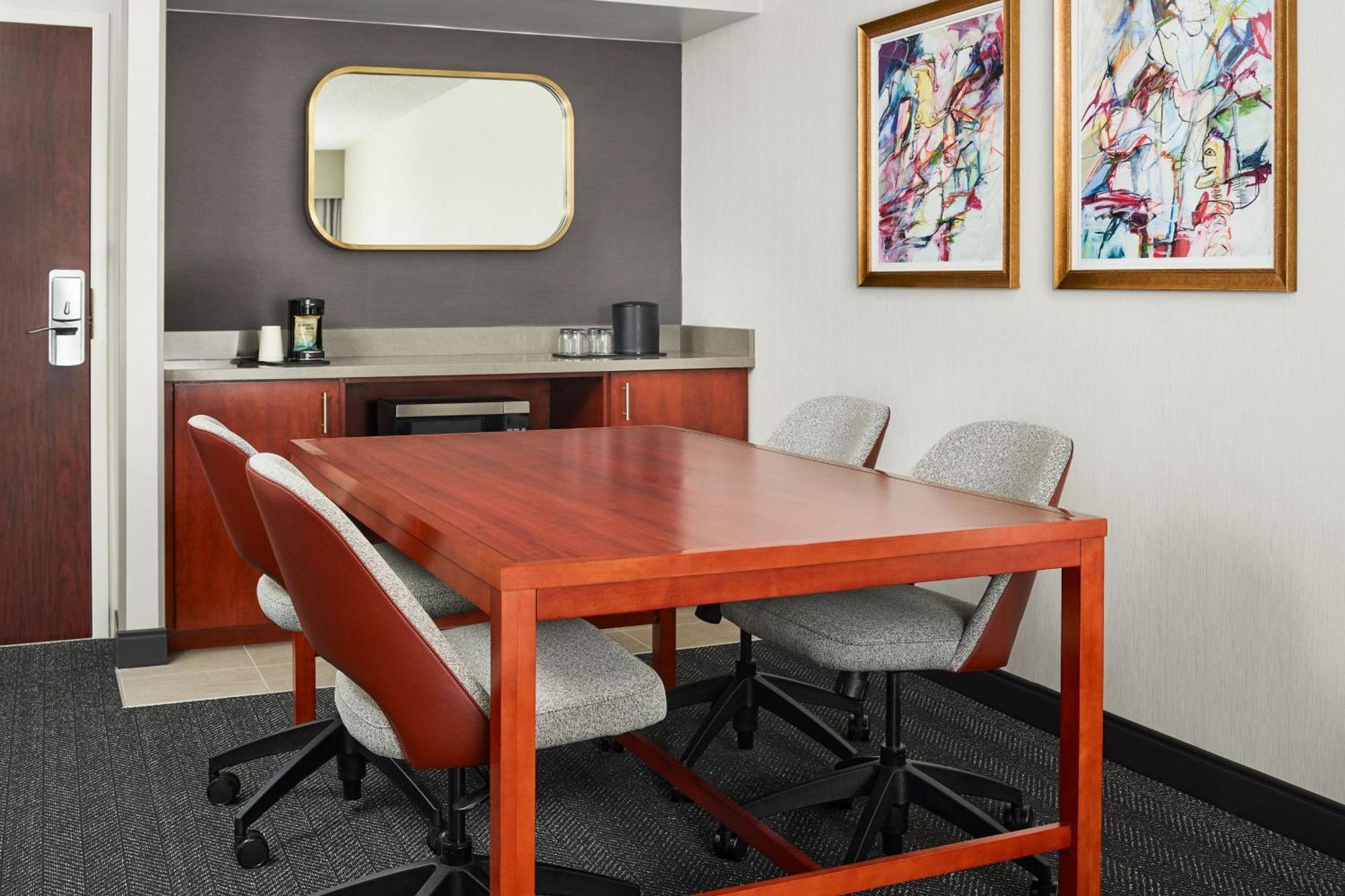 Courtyard By Marriott Fort Collins Eksteriør billede