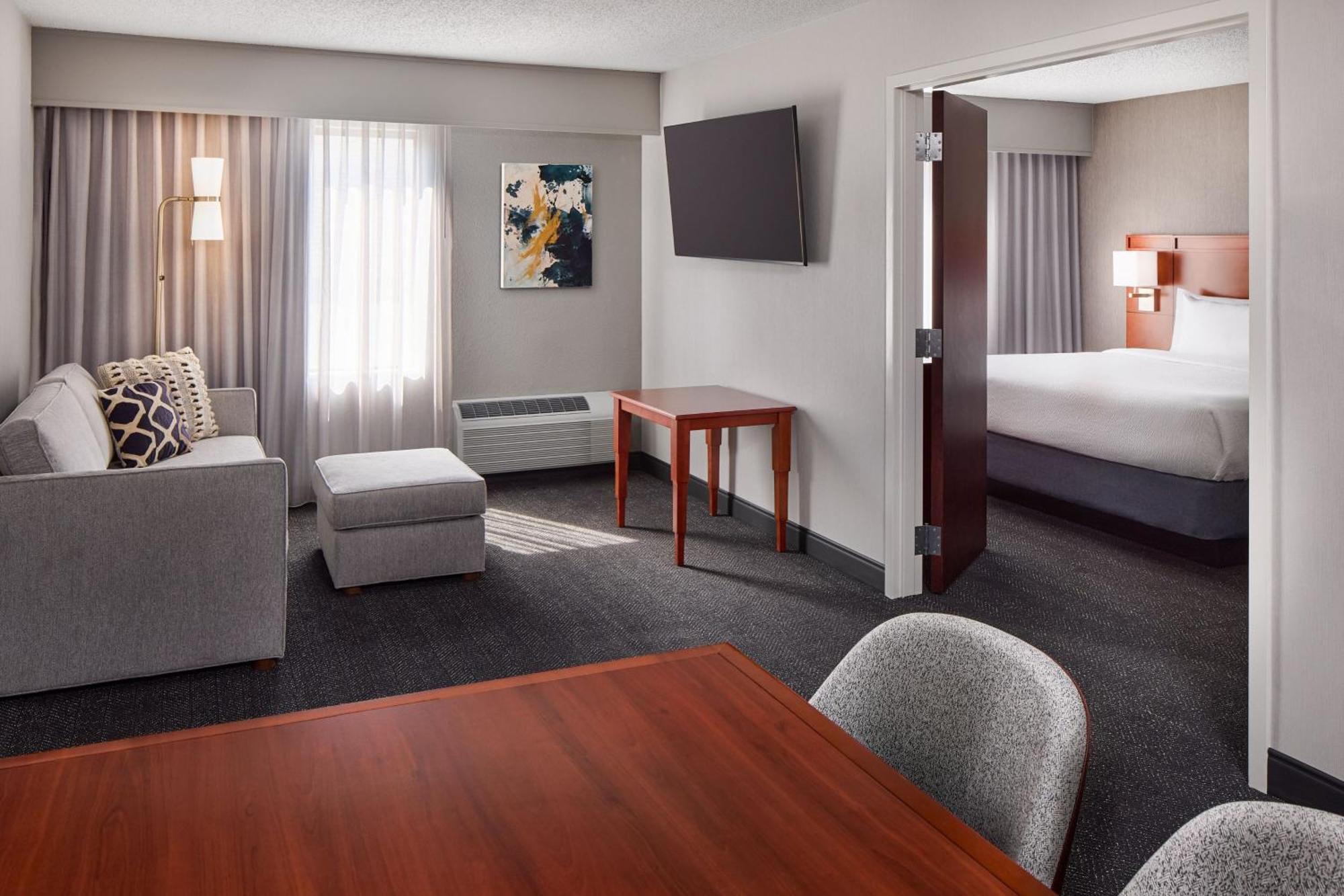 Courtyard By Marriott Fort Collins Eksteriør billede